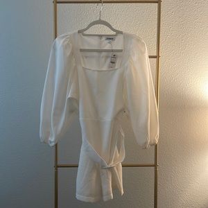 White/cream long sleeve shorts romper from Express. Size XS.